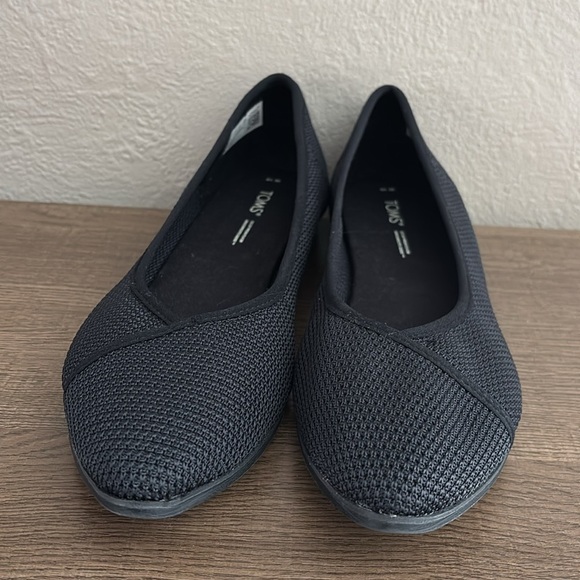 TOMS Women's Katie Knit Pointed Toe Flats, Black, Size 10, Slip On - Picture 3 of 7